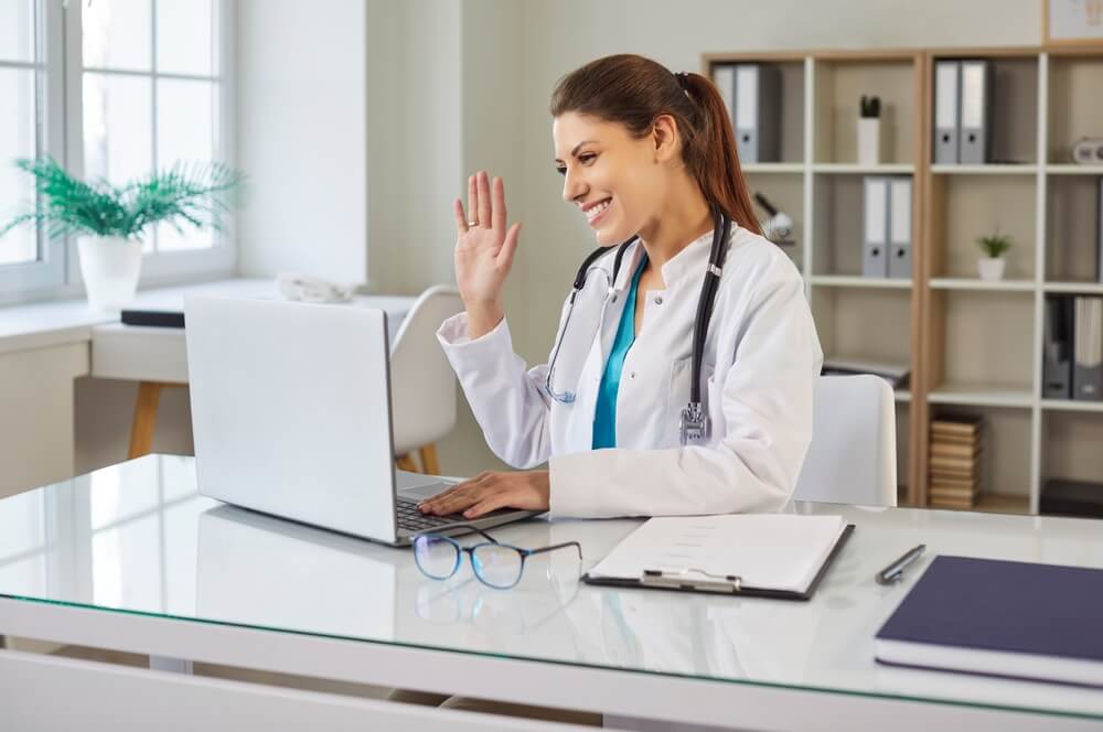 virtual medical assistant helping patients remotely