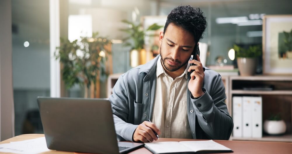 Remote virtual scheduler planning and confirming patient appointments efficiently